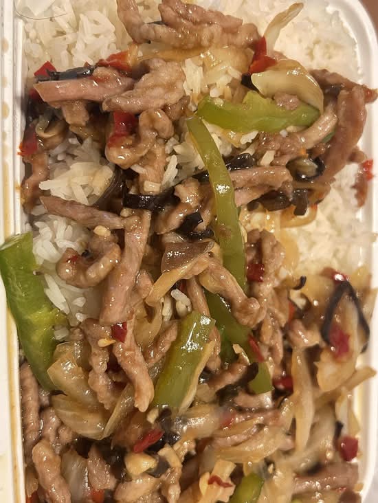 LC3. Pork and vegetable with Spicy Garlic Sauce 鱼香肉丝盖饭